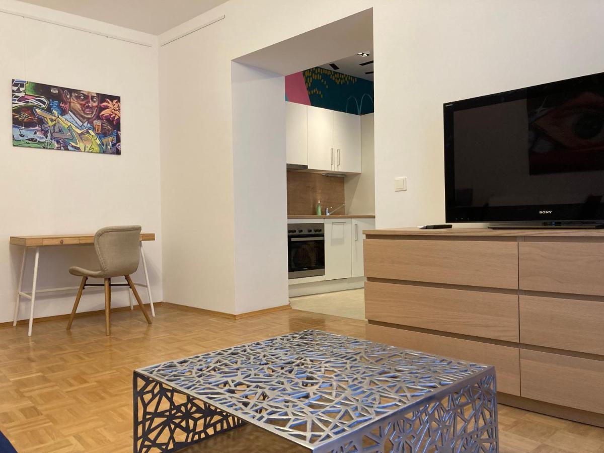 Carillon By Bestchoice - Old City - Self Check-In With Parking Option 그라츠 외부 사진