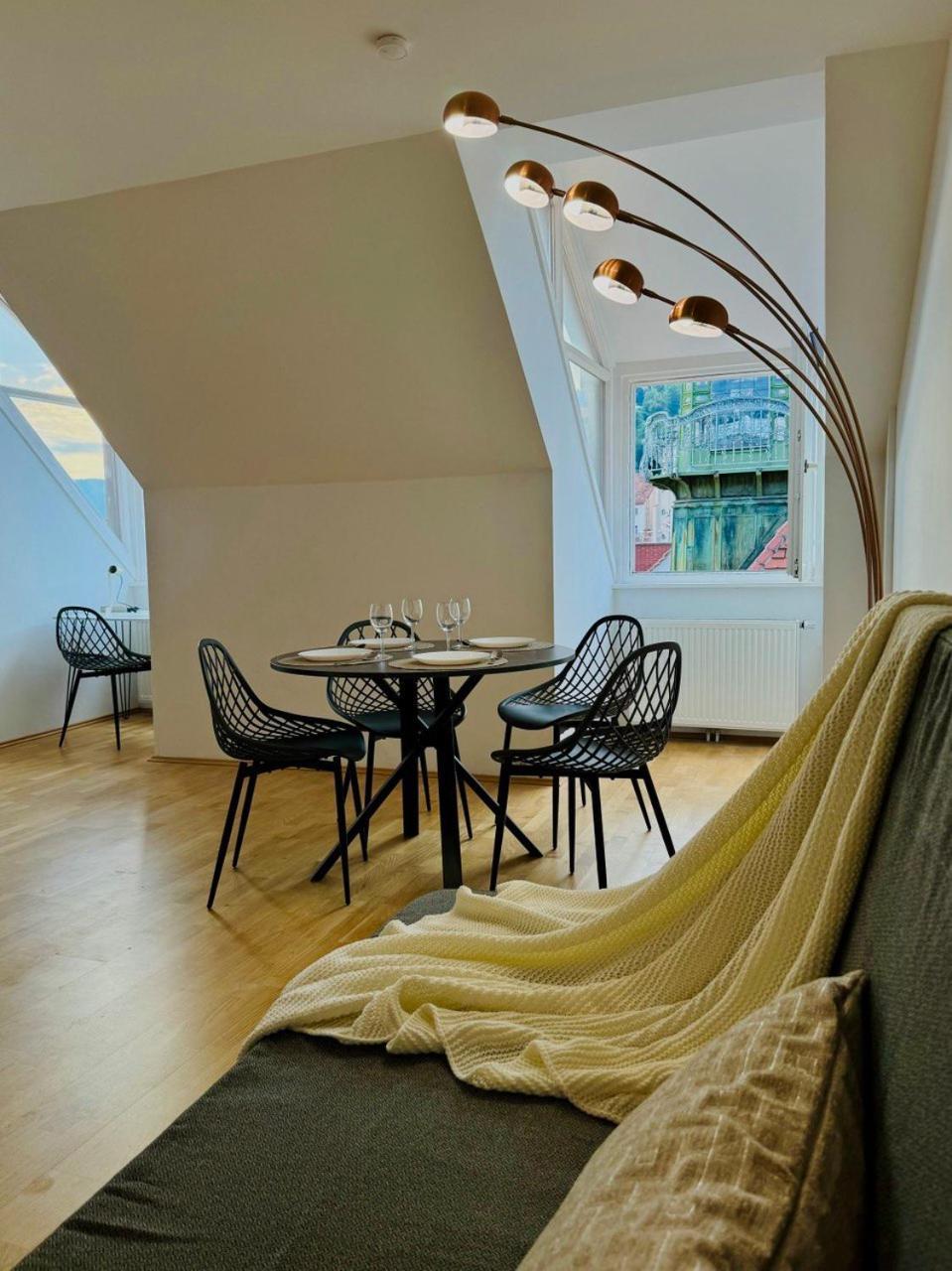 Carillon By Bestchoice - Old City - Self Check-In With Parking Option 그라츠 외부 사진
